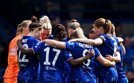 Chelsea Feminino em ação pela Champions