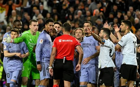 Gil Manzano - Valencia 2x2 Real Madrid