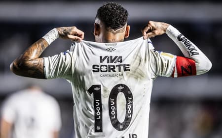 Neymar se recupera da segunda lesão na coxa esquerda sofrida pelo Santos; jogador tem contrato até o fim de junho. (Foto: Raul Baretta/ Santos FC)