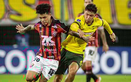 Matheuzinho em Vitória x Defensa y Justicia Foto: Victor Ferreira / EC Vitória