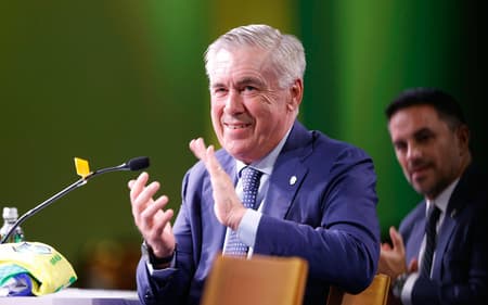 Carlo Ancelotti durante sua apresentação como treinador da Seleção Brasileira