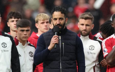 Ruben Amorim faz promessa à torcida do United (Foto: Darren Staples/AFP)