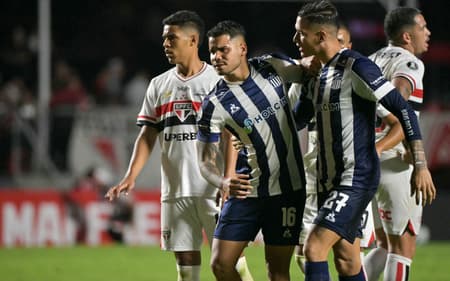 Talleres se manifesta sobre caso envolvendo Navarro e Bobadilla, do São Paulo