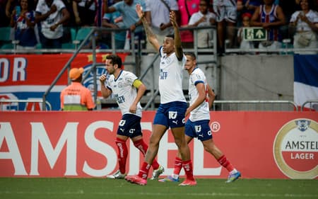 Jogadores do Bahia na partida contra o Nacional Foto: Jhony Pinho/AGIF