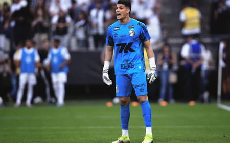 Gabriel Brazão chegou do Santos em 2024 e som 57 jogos com a camisa do Peixe. (Foto: Ettore Chiereguini/AGIF)