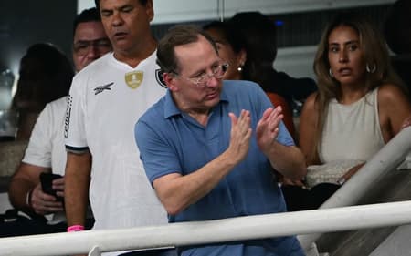 Dono do Botafogo, Textor esteve ao lado de Renato Paiva durante decisão da Recopa Sul-Americana