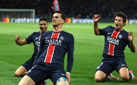 Fabian Ruiz comemora gol marcado pelo PSG sobre o Arsenal, pela Champions League