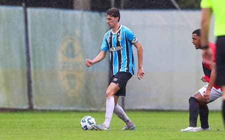 Murilo Tramontini é capitão do time sub-20 do Grêmio. (Foto: Angelo Pieretti/Grêmio FBPA)