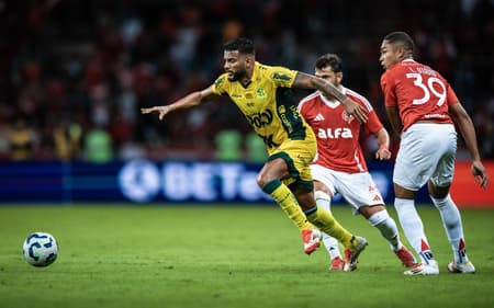 Reinaldo em ação pelo Mirassol
