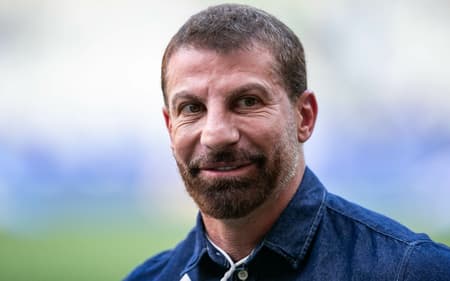 Pedrinho durante a partida entre Vasco e Cruzeiro, no Mineirão
