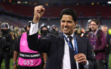 Presidente do PSG, Nasser Al-Khelaifi comemora conquista do título da Champions League