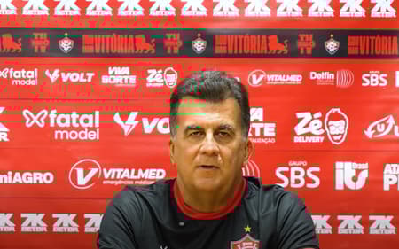 Fábio Mota em entrevista coletiva Foto: Reprodução / TV Vitória