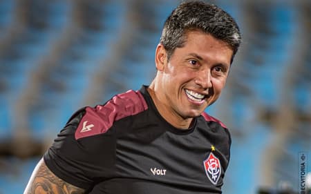 Carpini após vitória contra o Cerro Largo Foto: Victor Ferreira / EC Vitória