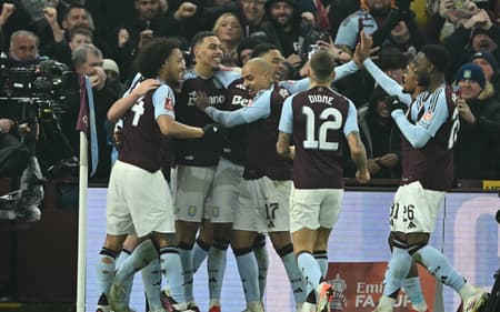 Tottenham é eliminado pelo Aston Villa na Copa da Inglaterra (JUSTIN TALLIS/AFP)