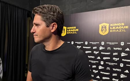 Edmilson, pentacampeão mundial com o Brasil em 2002, esteve no evento da Kings League em São Paulo