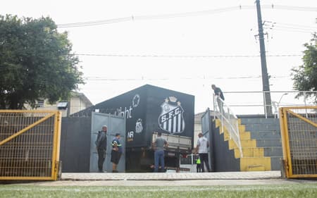 Com a ajuda de Neymar Pai, Santos inicia obras no CT da base. 20 fornecedores estão envolvidos na reformulação do loca. (Foto: Reinaldo Campos/Santos FC)