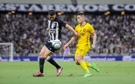 Sport e Ceará se enfrentam pela Série B do Campeonato Brasileiro (Foto: Lucas Emanuel/AGIF)