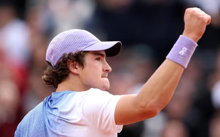João Fonseca na estreia em Roland Garros (Getty Images)