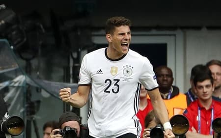 Ídolo do Bayern detona situação do futebol brasileiro: 'Maluquice, criminoso'
