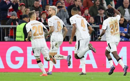 O Bayer Leverkusen encara o Milan pela Champions League (Foto: Alexandra BEIER / AFP)