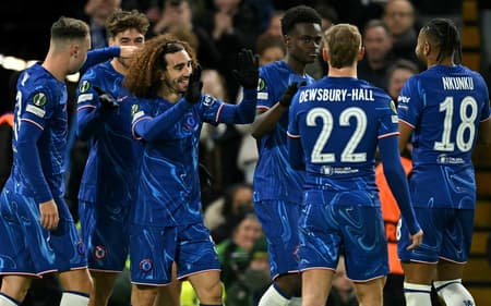 O Chelsea encara o Fulham pela Premier League (Foto: JUSTIN TALLIS / AFP)