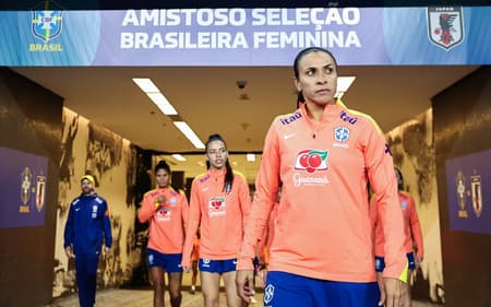 Marta durante treino do Brasil para enfrentar o Japão. (Foto: Lívia Villas Boas / CBF)