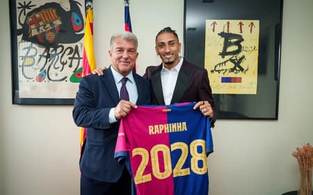 Barcelona anuncia renovação de contrato com Raphinha