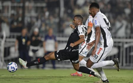 Rayan, do Vasco, durante partida contra o Operário em São Januário pela Copa do Brasil