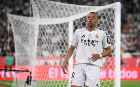 Mbappé enfrente guerra judicial contra o PSG (Josep Lago / AFP)