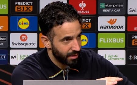 Rúben Amorim durante coletiva do Manchester United