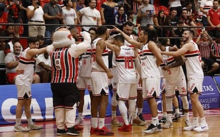 São Paulo anunciou fim das atividades do basquete