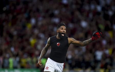 Rodinei está em boa fase no futebol grego e sonha com uma vaga na Seleção Brasileira (Foto: Marcelo Cortes / Flamengo)
