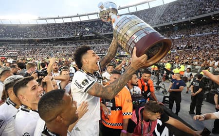 Igor Jesus deixará o Botafogo para defender o Nottingham Forest (Foto: Thiago Ribeiro/AGIF)