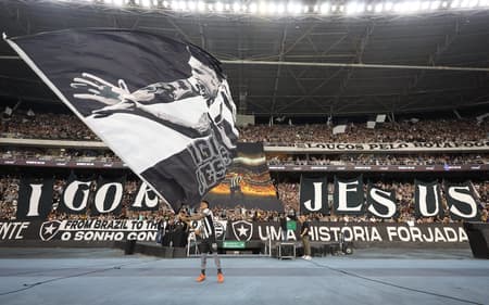 Igor Jesus recebeu homenagens da torcida do Botafogo (Foto: Vítor Silva/Botafogo)