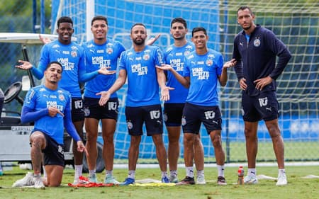 Jogadores do Bahia reunidos em treino na Cidade Tricolor (Foto: Rafael Rodrigues / EC Bahia)