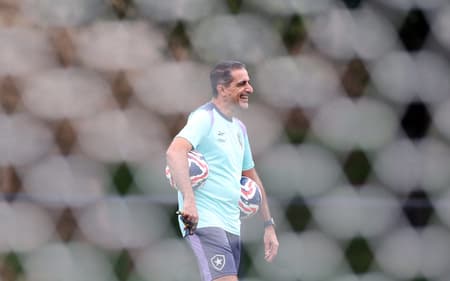 Renato Paiva é o técnico do Botafogo (Foto: Vítor Silva/Botafogo)