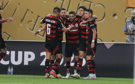 Jogadores do Flamengo comemoram gol no Mundial (Foto: Gilvan de Souza/Flamengo)