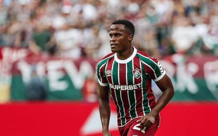 Arias abriu o placar para o Fluminense (Foto: Marcelo Gonçalves/Fluminense FC)