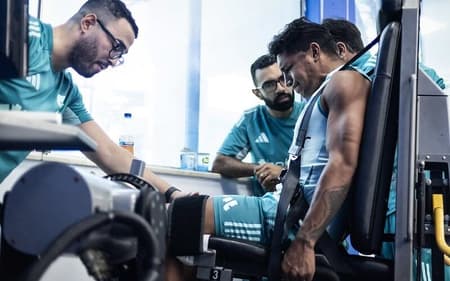 Volante Lucas Romero em teste físico na Toca da Raposa (Foto: Gustavo Aleixo/Cruzeiro)