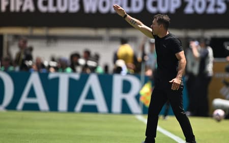 Técnico Diego Simeone, do Atlético de Madrid (Foto: Patrick T. Fallon/AFP)