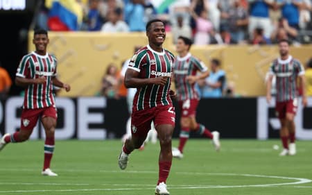 Jhon Arias comemora gol do Fluminense contra o Ulsan (Foto: FRANCK FIFE / AFP)