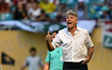 Fluminense encara a Inter de Milão (Foto: CHANDAN KHANNA / AFP)