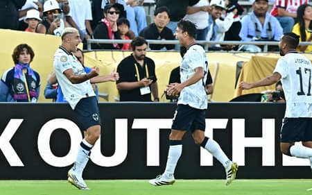 Berterame comemora gol do Monterrey marcado sobre o Urawa Reds