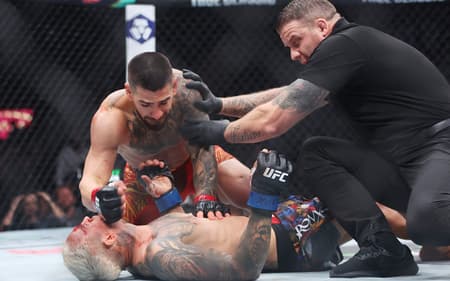 UFC 317: Ilia Topuria vs Charles do Bronx Oliveira