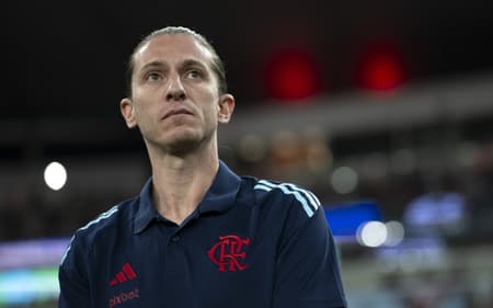 Filipe Luis, técnico do Flamengo, durante partida contra o Botafogo-PB no Maracanã pela Copa Do Brasil 2025 (Foto: Jorge Rodrigues/AGIF)