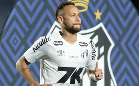 Neymar acumula 243 jogos pelo Santos, com 141 gols e 69 assistências. (Foto: Jhony Pinho/AGIF)