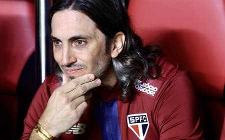 Luis Zubeldía, técnico do São Paulo (Foto: Marcello Zambrana/AGIF)
