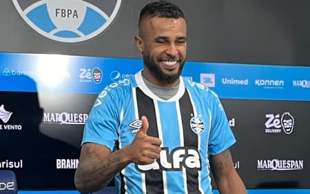 Alex Santana foi apresentado oficialmente pelo Grêmio. (Foto: Nícolas Wagner/Lance!)