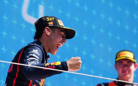 Arvid Lindblad, da Red Bull, já tem duas vitórias na F2 (Foto: F2)
