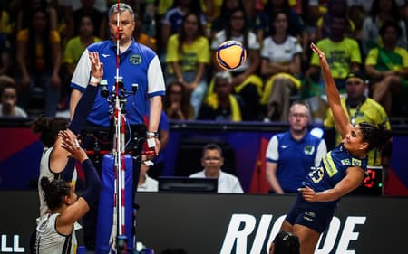 Brasil e Itália pela VNL feminina, no Maracanãzinho (foto: VNL)